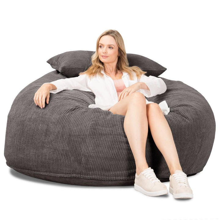 LOUNGE PUG, CloudSac 1010 XXL, Kæmpe Sækkestol Sofa XXL med Memory Skum (NYT DESIGN), Pom Pom Kul Grå